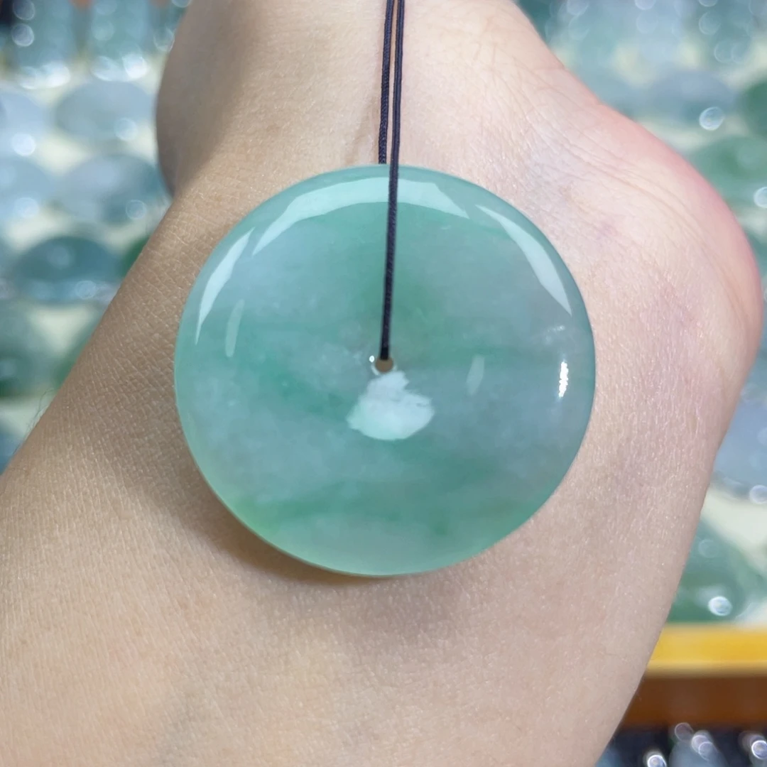 翡翠颈饰未镶嵌吊坠