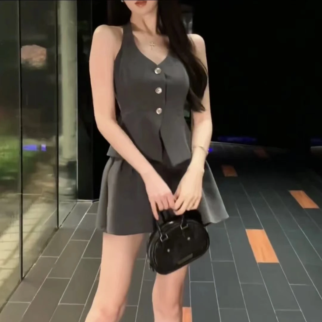 露背挂脖马甲背心+A字中腰显瘦半身裙套装 收腰短款