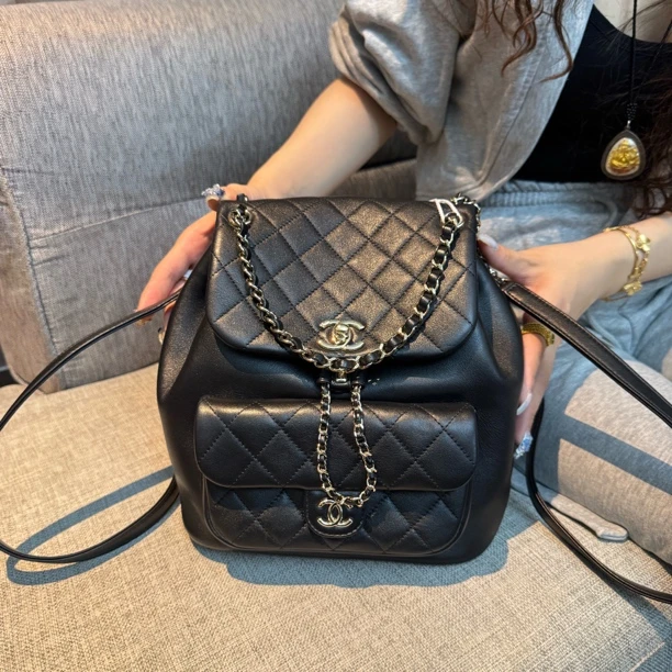 95新 Chanel/香奈儿 上海包展/duma 双肩包/成色直播间为准