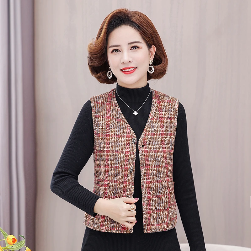 中老年女装防寒小坎肩妈妈秋冬加厚加绒保暖背心短款小马甲春秋