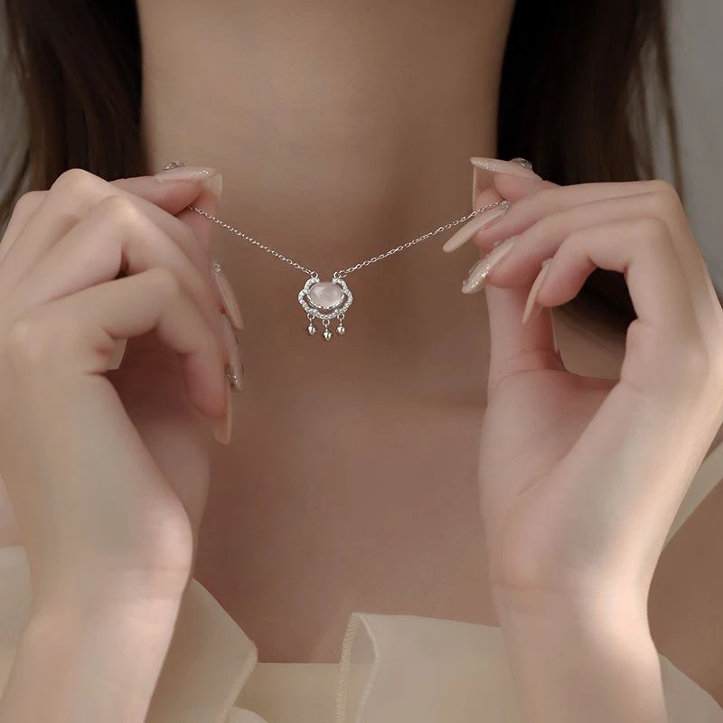 钛钢项链 轻奢祥云平安锁女款网红百搭锁骨链吊坠轻奢时尚简约ins