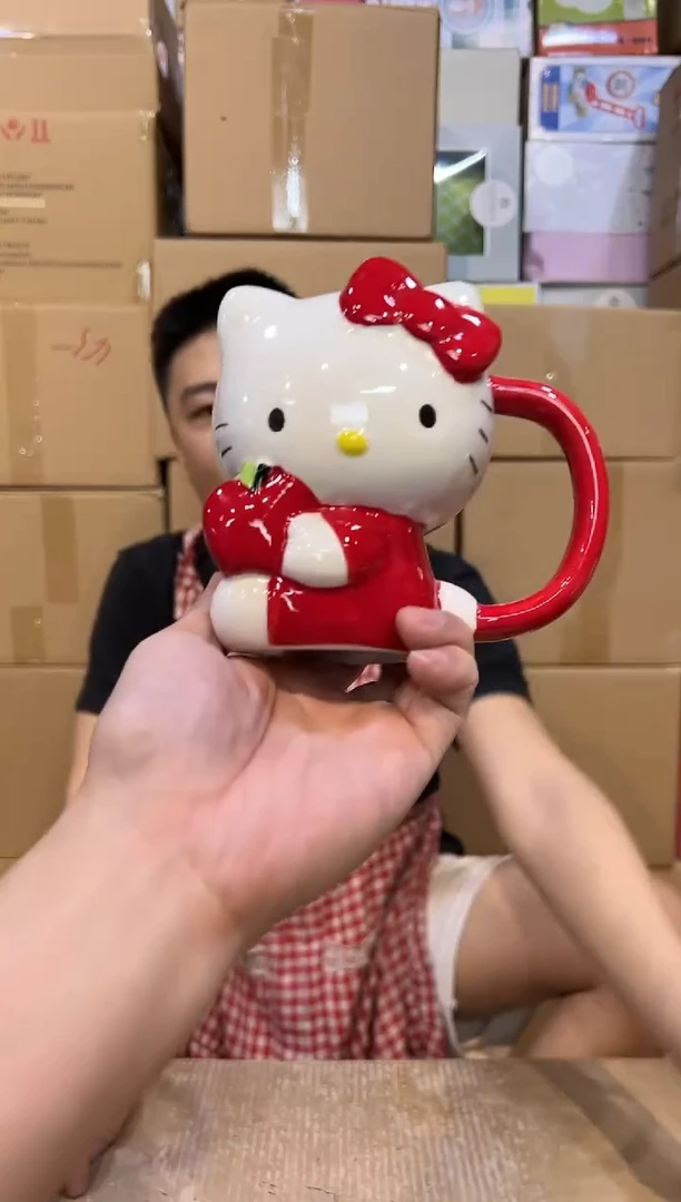 【闪购商品】杯红色kt抱苹果全身杯