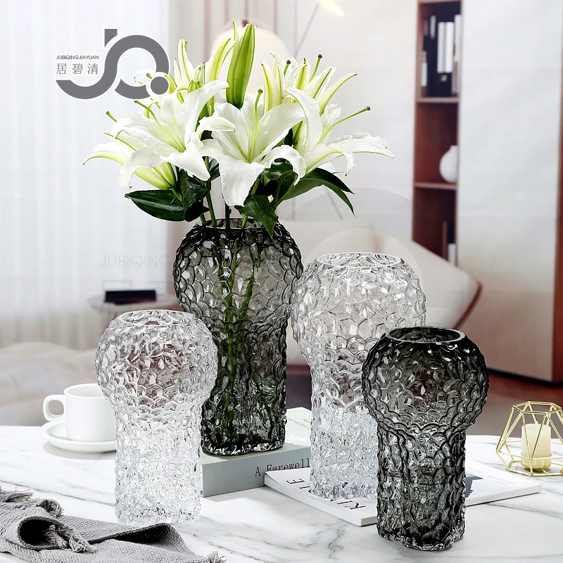 北欧高级感设计师款玻璃艺术花瓶创意花生桌面插花百合花器摆件