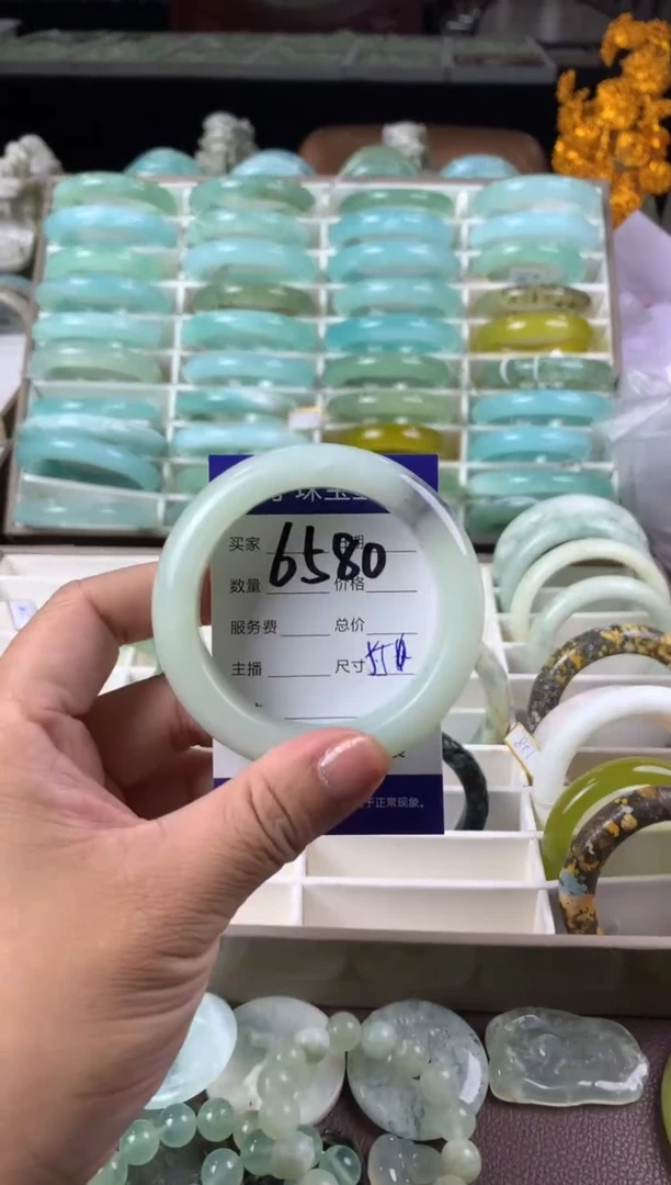 【闪购商品】蛇纹石玉手镯未镶嵌6580