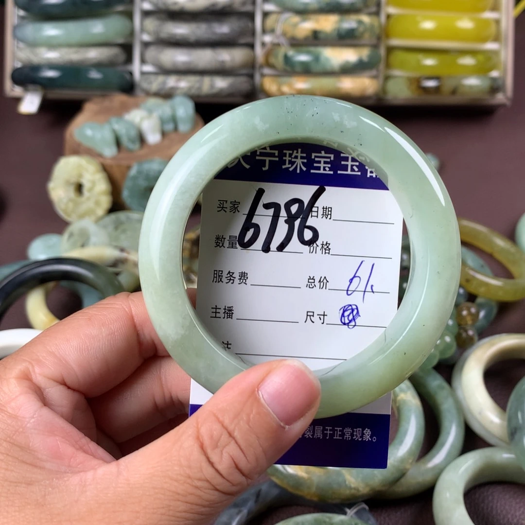 蛇纹石玉手镯未镶嵌6796