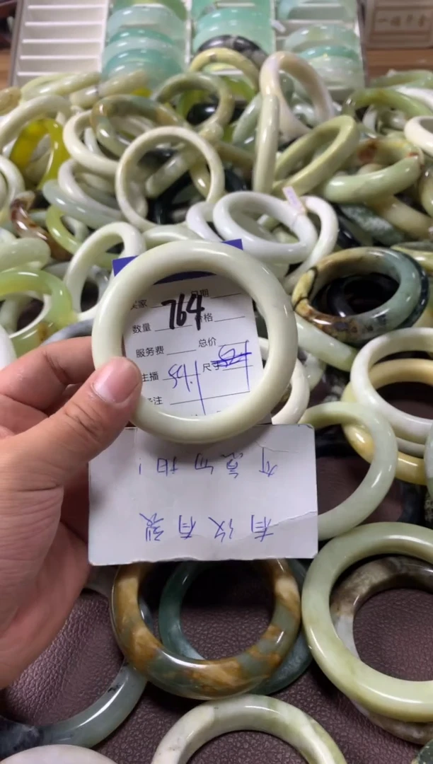 【闪购商品】蛇纹石玉手镯未镶嵌764