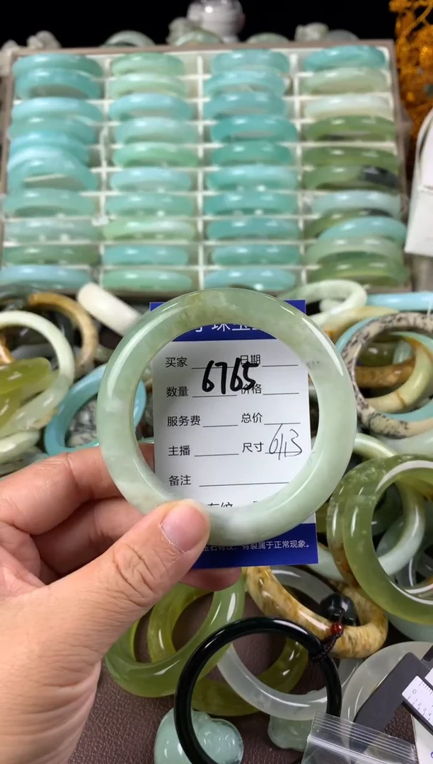 【闪购商品】蛇纹石玉手镯未镶嵌6765