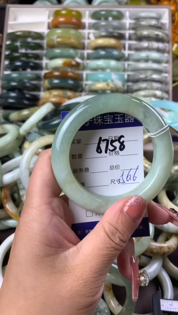 【闪购商品】蛇纹石玉手镯未镶嵌6758