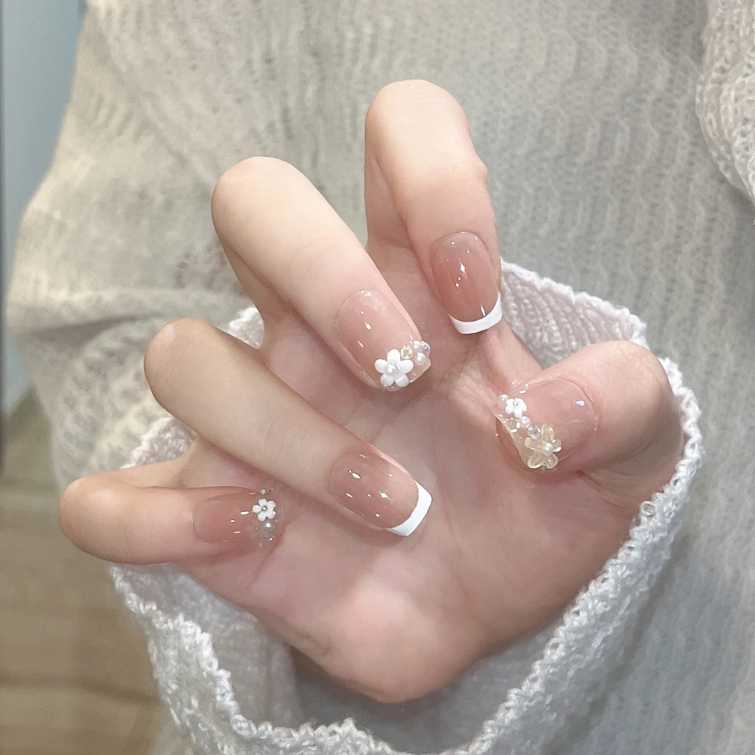【短T】法式清新花瓣穿戴式美甲 30片