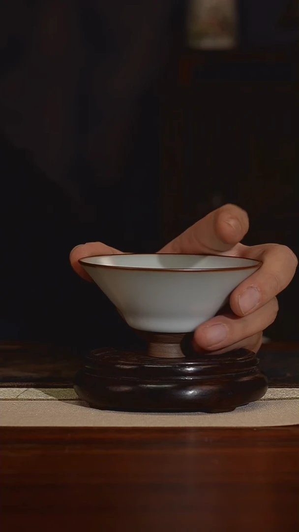 【闪购商品】陶瓷杯十周年 气柴 玛瑙月白高足斗笠杯微瑕2号