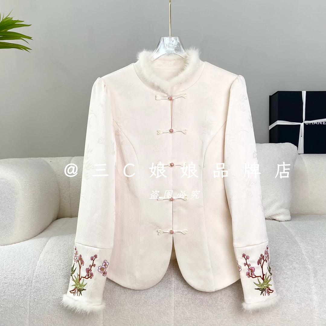 宸嫚三C娘娘29212【白玉盘】新中式盘扣时尚立领刺绣拼水貂毛上衣