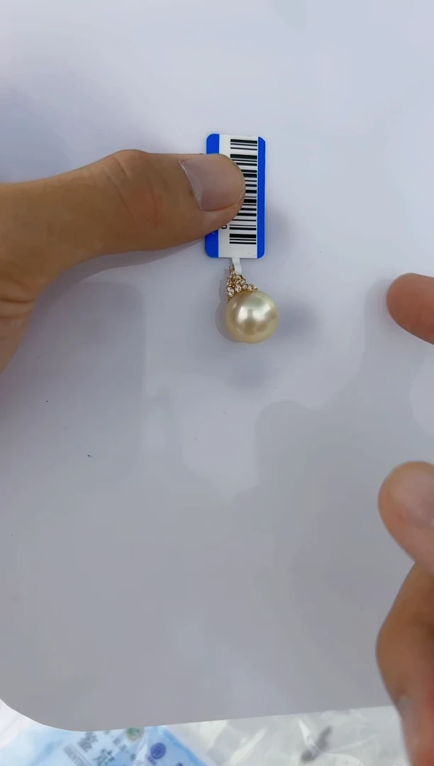 【闪购商品】海水珍珠DA18K金镶嵌ZZ 金珠吊坠13  v528