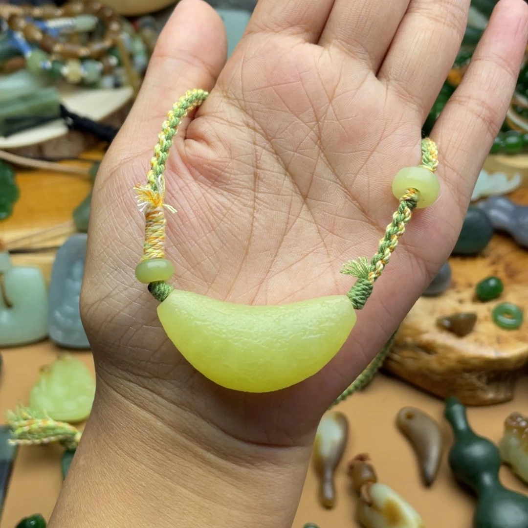 【闪购商品】和田玉颈饰未镶嵌呢*