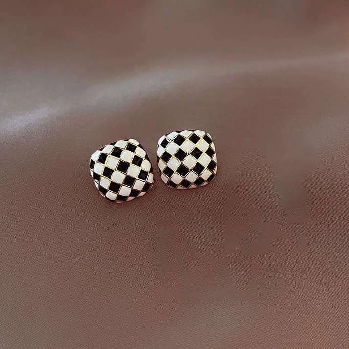 合金耳饰 气质方形棋盘格女小众设计耳环高级感轻奢2024年新款