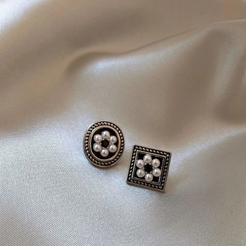 合金耳饰 黑色复古耳钉女轻奢高级感耳环2024新款爆款港风耳饰品