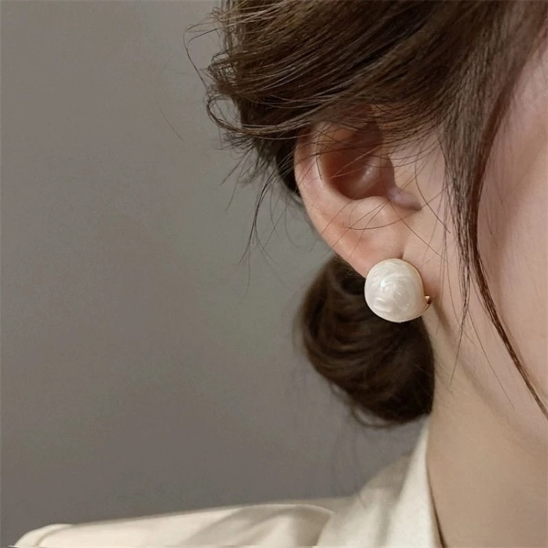 合金耳饰 法式圆球耳环女个性时尚ins小众设计感几何耳扣气质甜美