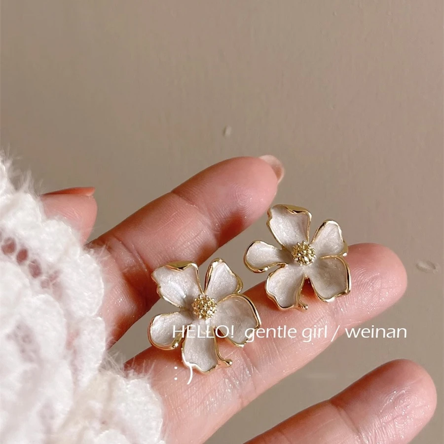 合金耳饰 耳夹无耳洞奶白温柔栀子立体花朵法式小香滴釉百搭耳饰