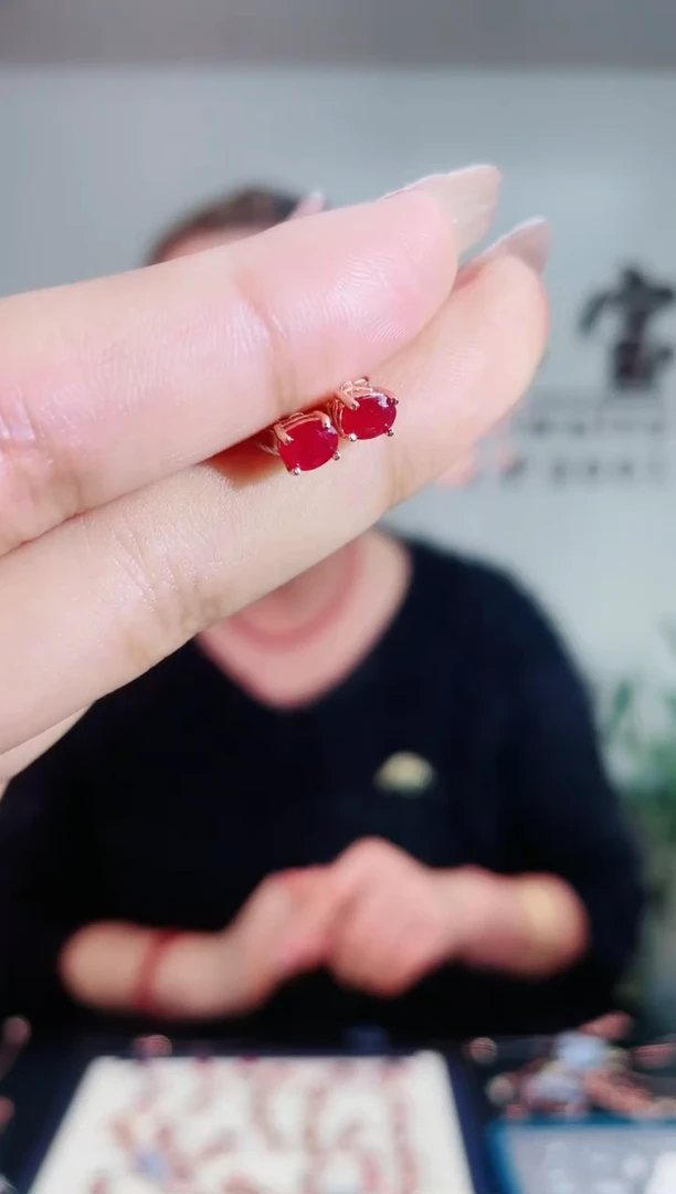 【闪购商品】红宝石耳饰银S925镶嵌1