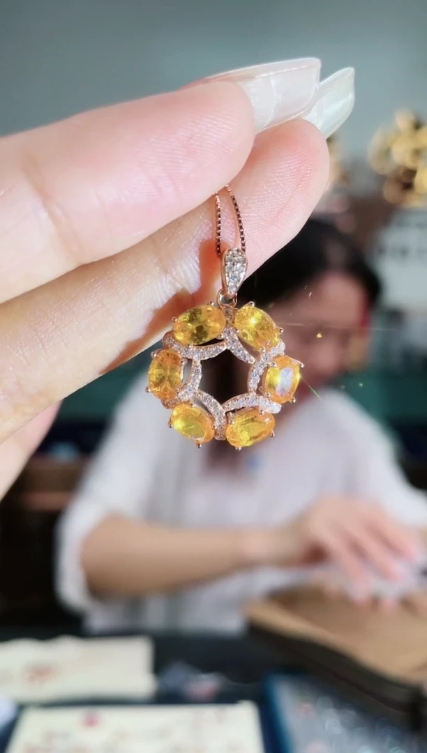 【闪购商品】石榴石颈饰银S925镶嵌吊坠