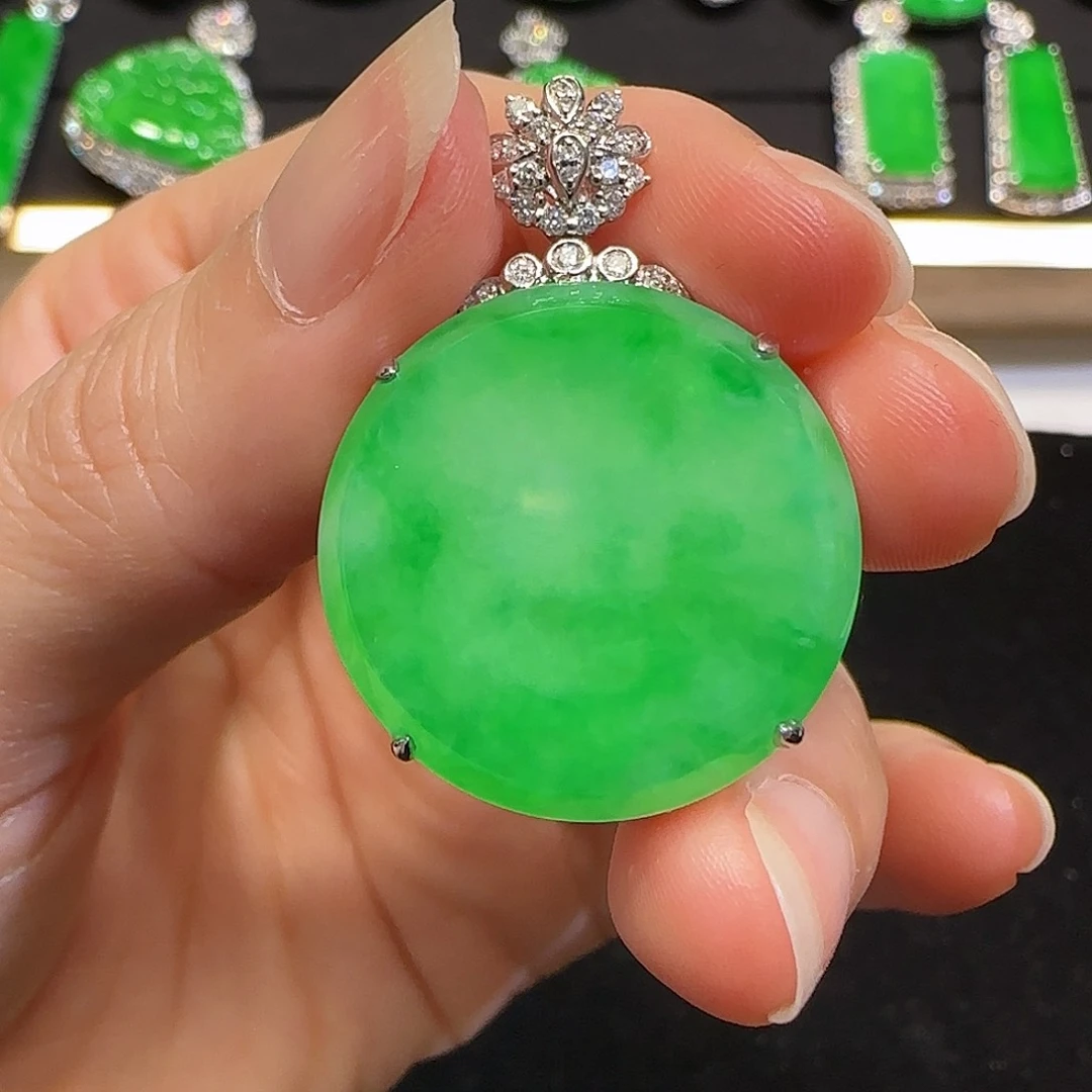 翡翠颈饰18K金镶嵌，