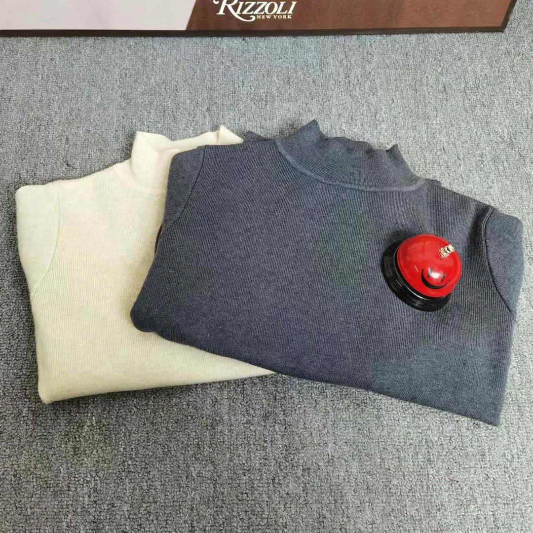 【志玲家】优选胸前带小骨头彩扣打底衫