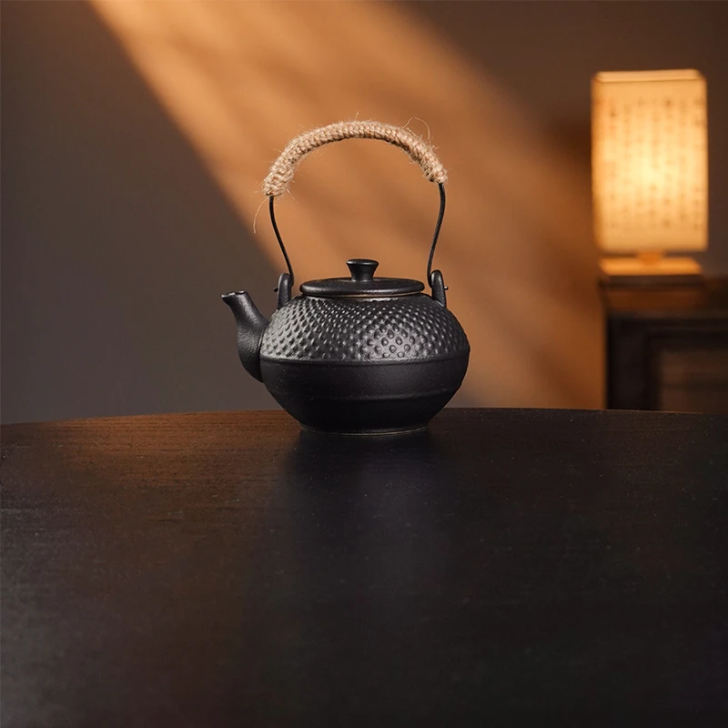 黑陶提梁壶日式煮茶壶黑色茶壶茶具路宝釉粗陶家用围炉煮茶0951
