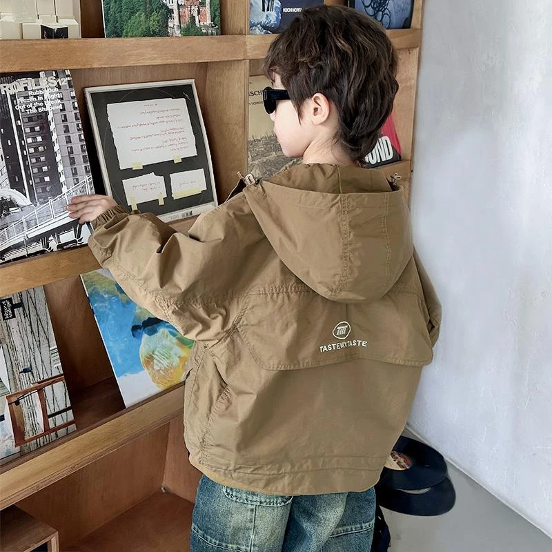 巴拉童年男童外套春秋款2025新款儿童秋季冲锋衣大男孩秋装痞帅工