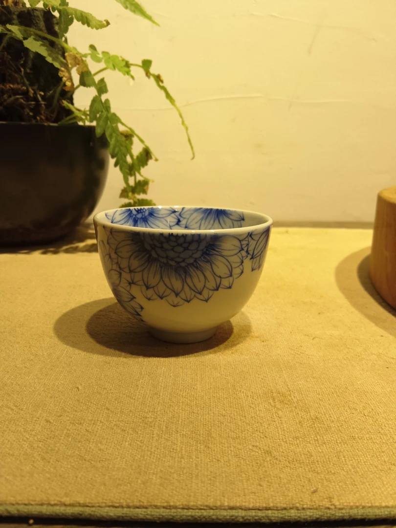 景德镇手工手绘青花向日葵茶杯主人杯