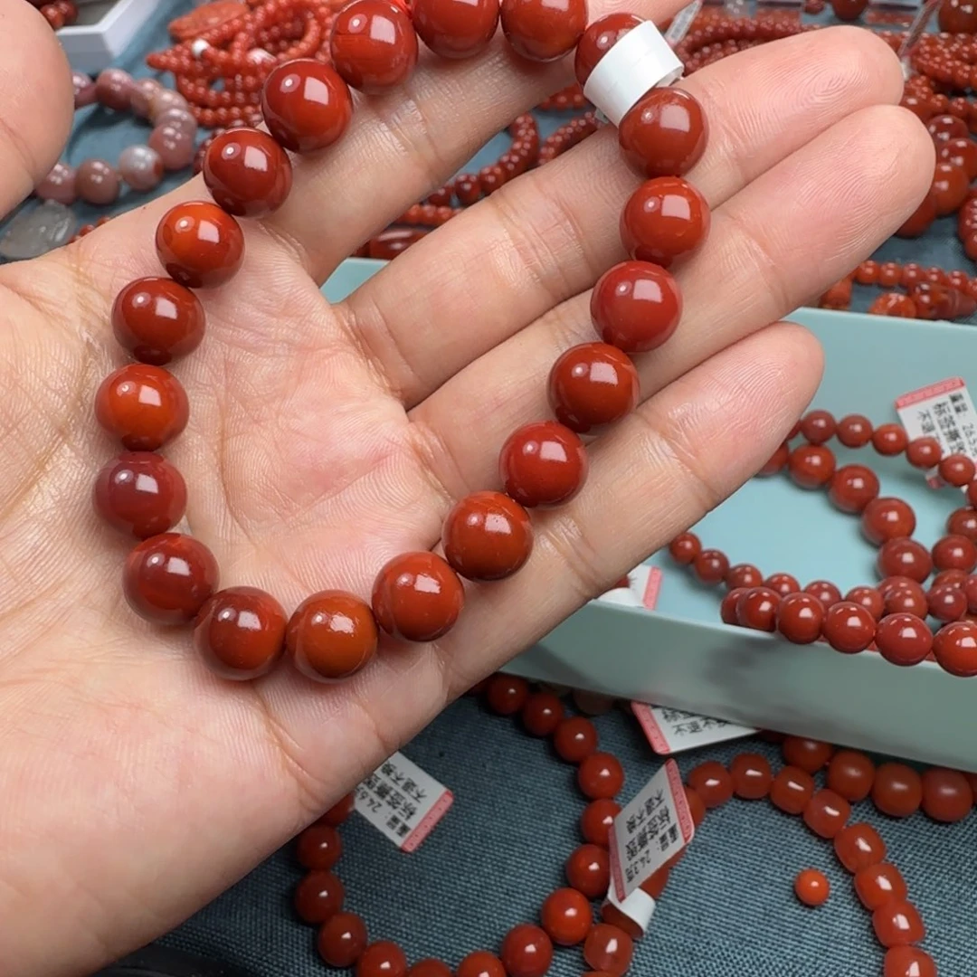 南红玛瑙手链未镶嵌毕业级10+牛血红手串