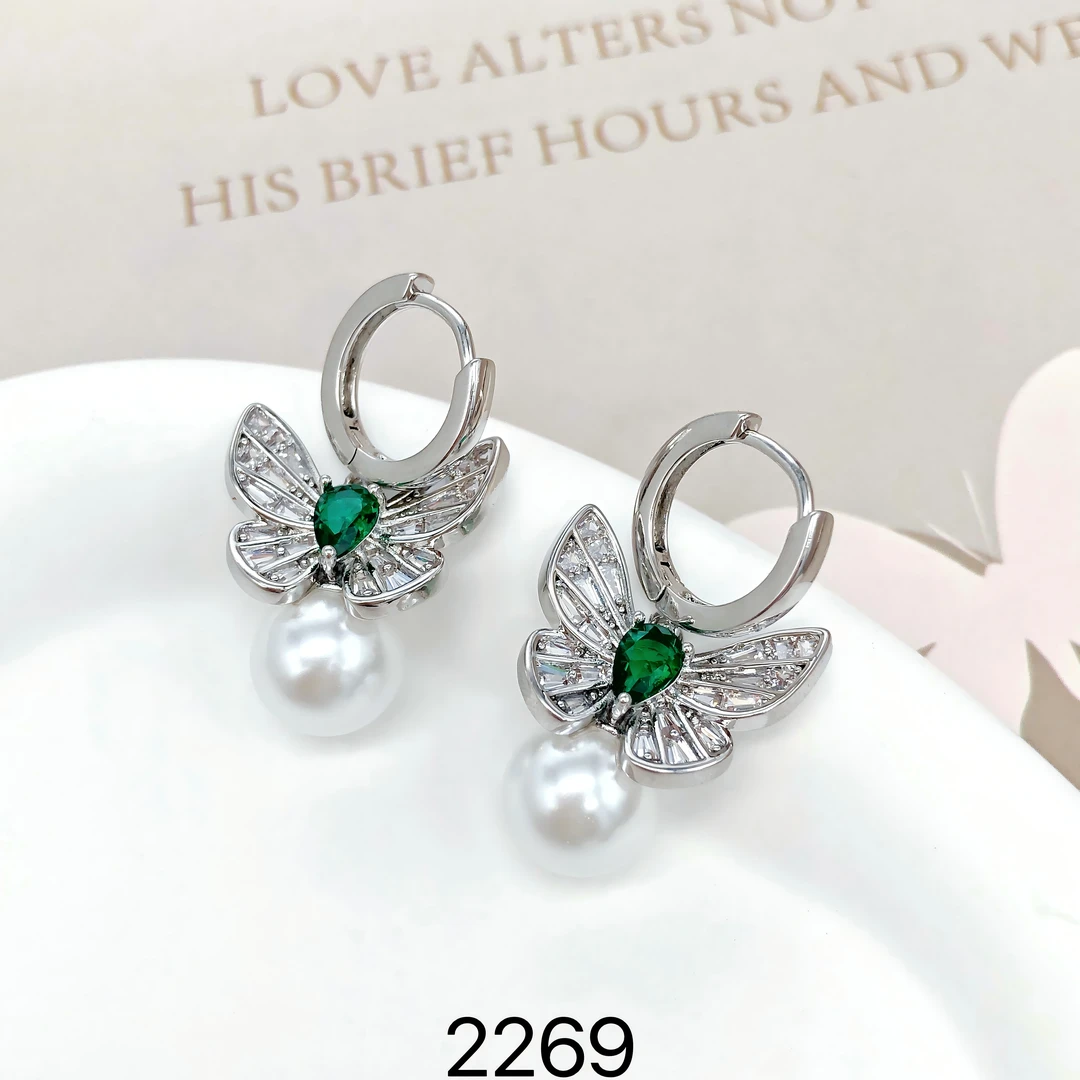 耳饰 2269#时尚蝴蝶珠珠百搭耳钉