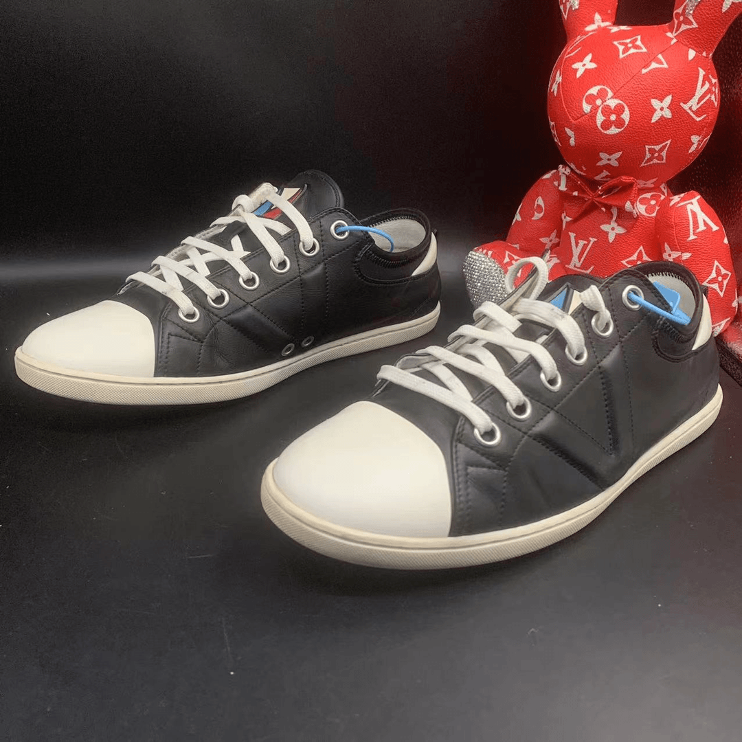【聚星福利】LouisVuitton/路易威登休闲黑色白底大V板鞋40.5欧码