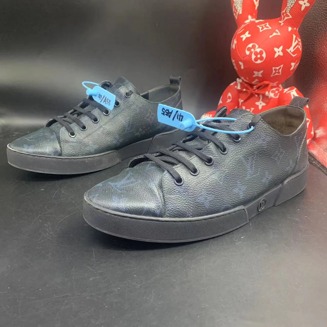 【聚星福利】路易威登/LouisVuitton男蓝黑满印板鞋41欧码ddm516
