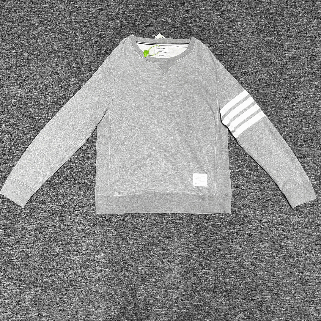 【聚星甄选】THOMBROWNE男士灰色休闲圆领时尚长袖卫衣 4码 jxsc160