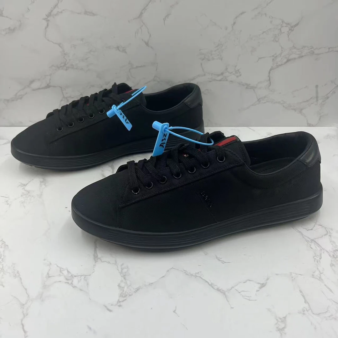 [聚星折扣]Prada/普拉达二手男士黑色帆布休闲时尚舒适板鞋41欧码