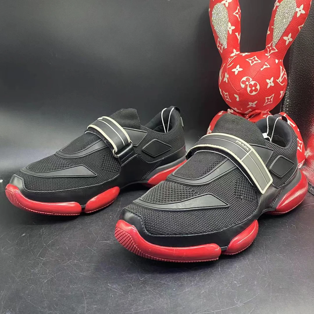 【聚星福利】Prada/普拉达男休闲时尚黑红云朵运动鞋40欧码ddm1283