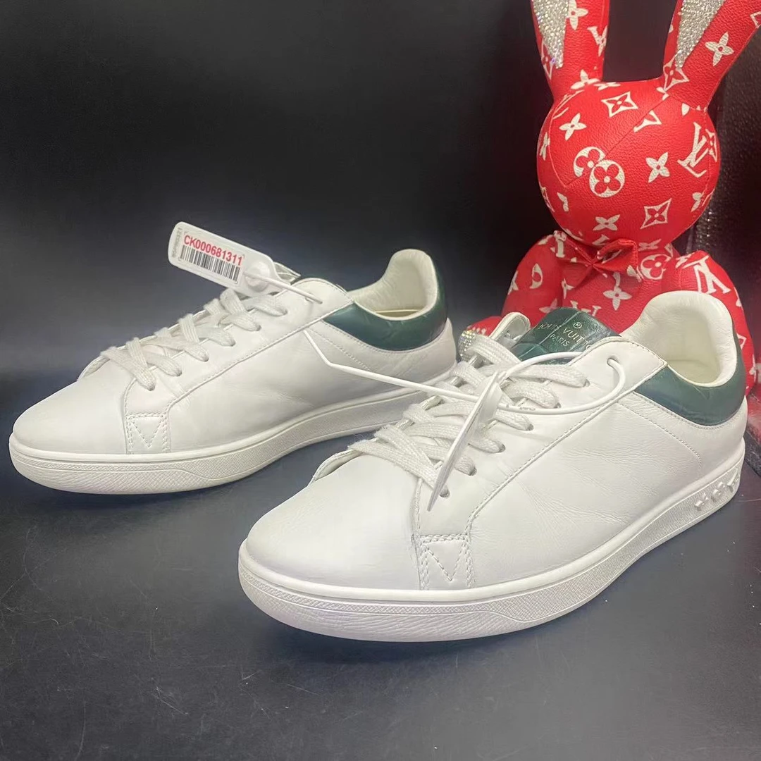 【聚星福利】LouisVuitton/路易威男士绿色后跟白色板鞋40欧码yl009