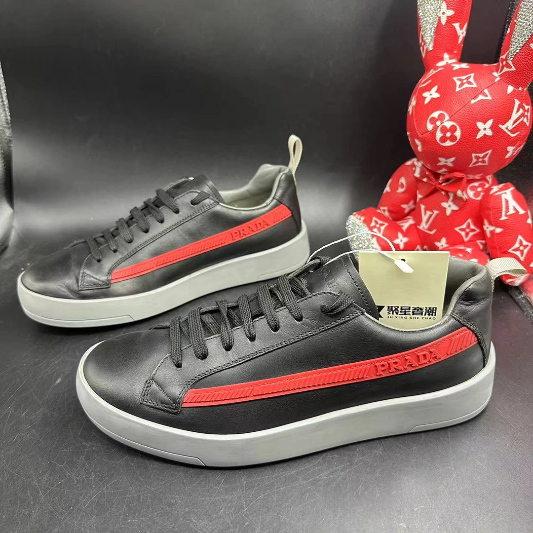 【聚星福利】Prada/普拉达男士百搭休闲舒适黑红板鞋39欧码ddm1359