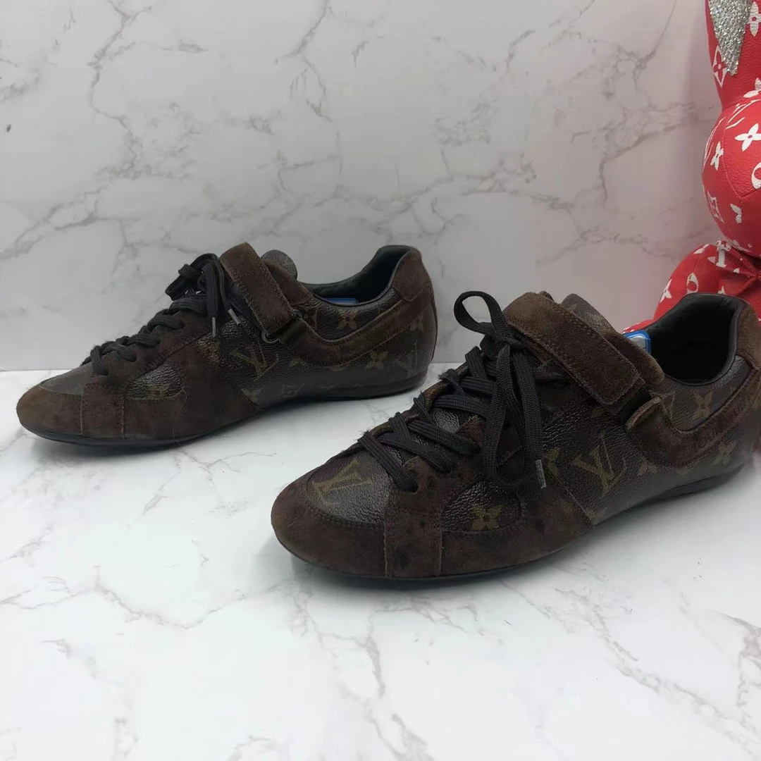 【聚星折扣】LouisVuitton/路易威登百搭麂皮魔术贴板鞋42欧码ao
