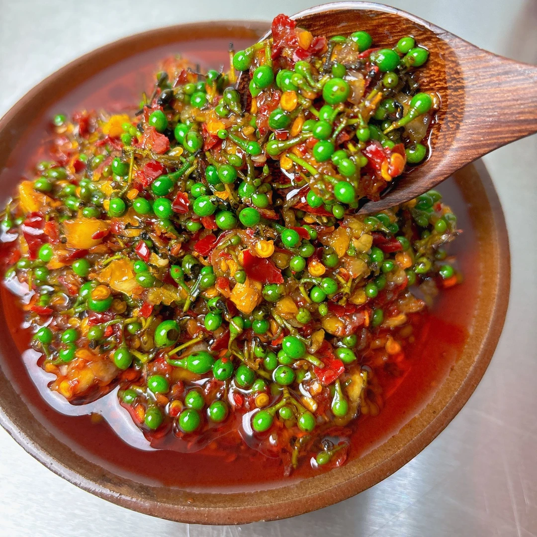 2024年新山胡椒酱下饭菜拌饭酱拌面酱230克/瓶味道巨香辣爽