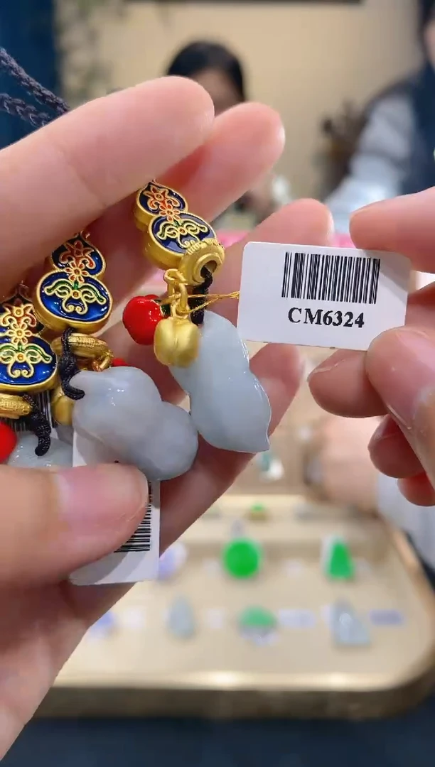 【闪购商品】翡翠颈饰未镶嵌翡翠多样性发货1件