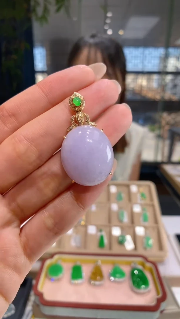 【闪购商品】翡翠吊坠(不含链)18K金镶嵌蛋面