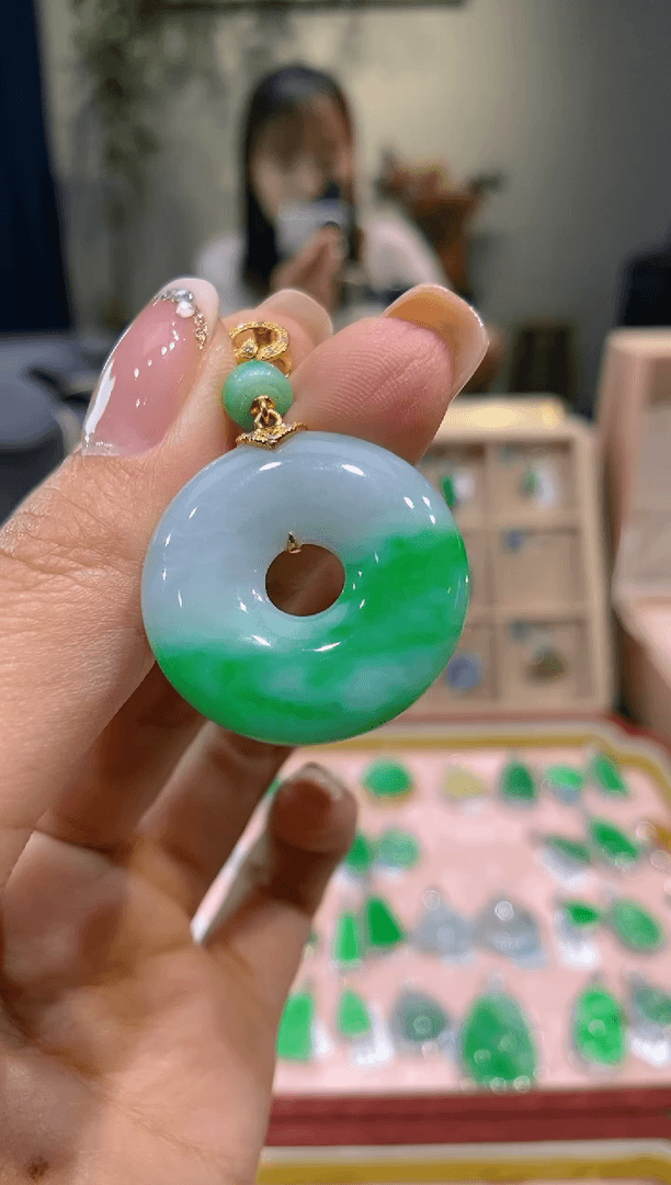 【闪购商品】翡翠颈饰18K金镶嵌甜甜圈