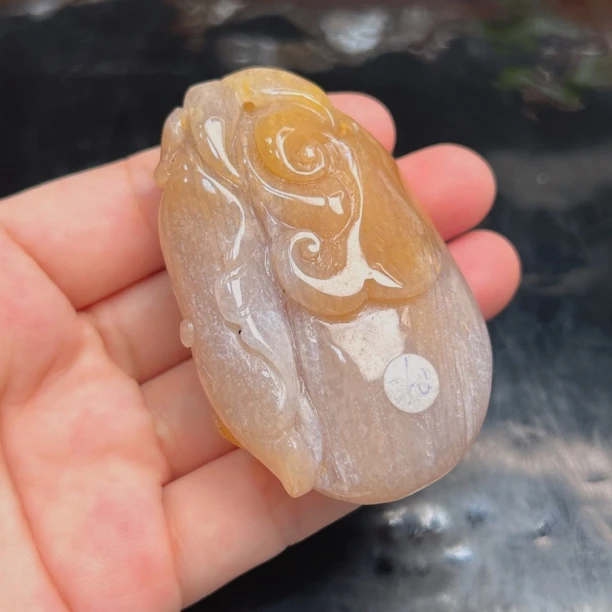 珊瑚玉手把件冰透凤尾纹年年有鱼