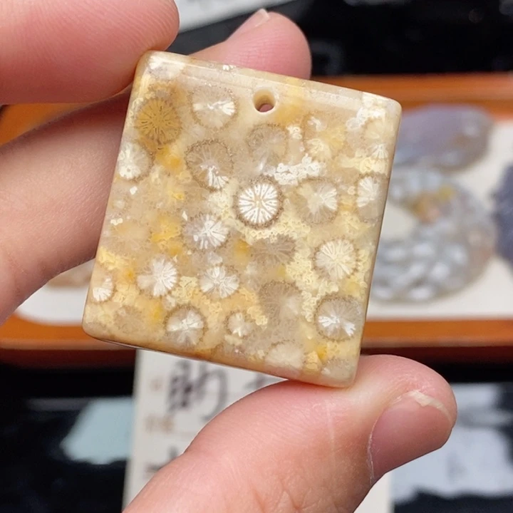 硅化珊瑚（珊瑚玉）手镯（贵妃镯）未镶嵌