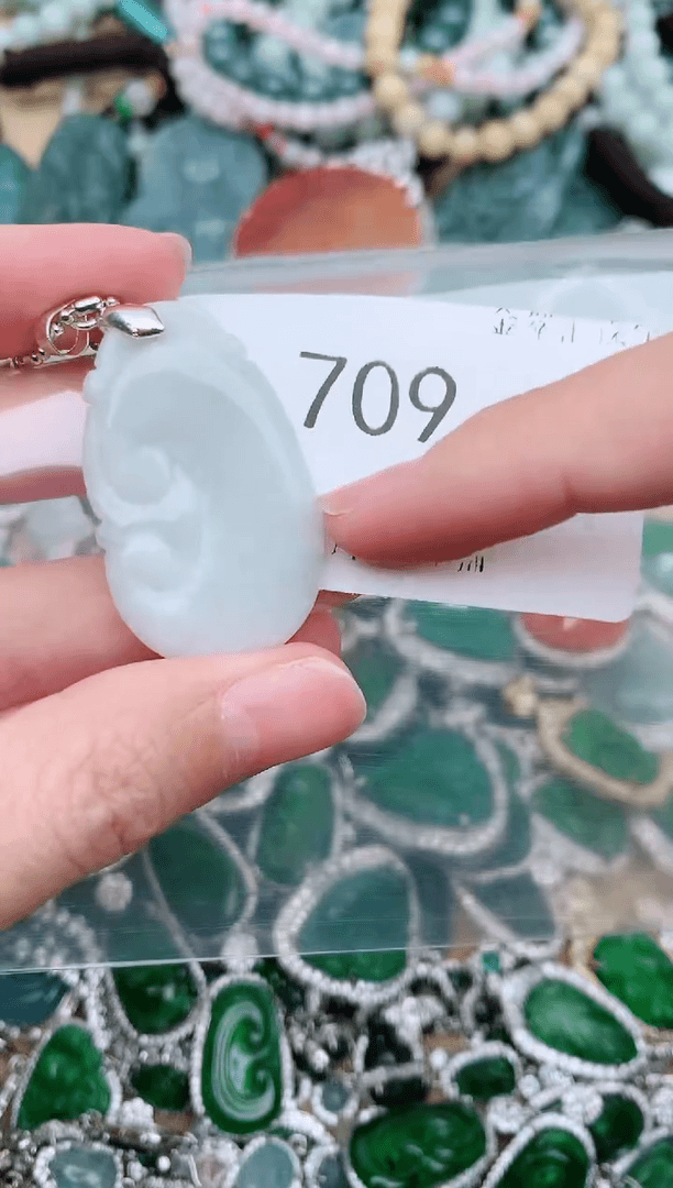【闪购商品】翡翠颈饰未镶嵌709