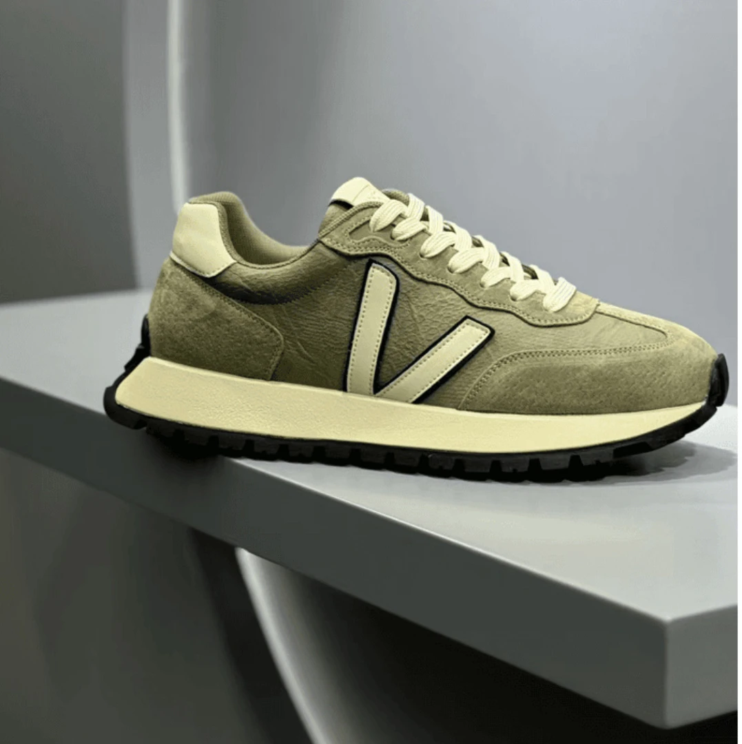 男士冬季软底休闲鞋潮流轻便老爹鞋低帮时尚潮鞋舒适百搭厚底男鞋