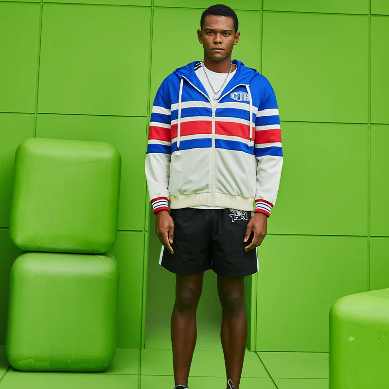 爆款-TCH条纹运动风彩色烫钻蓝白色休闲时尚外套S69A176005