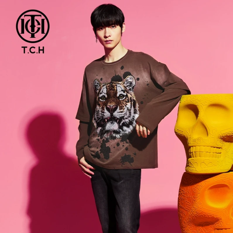 奥莱-TCH潮牌重工烫钻老虎头字母宽松显瘦咖色长袖T恤T69D088001