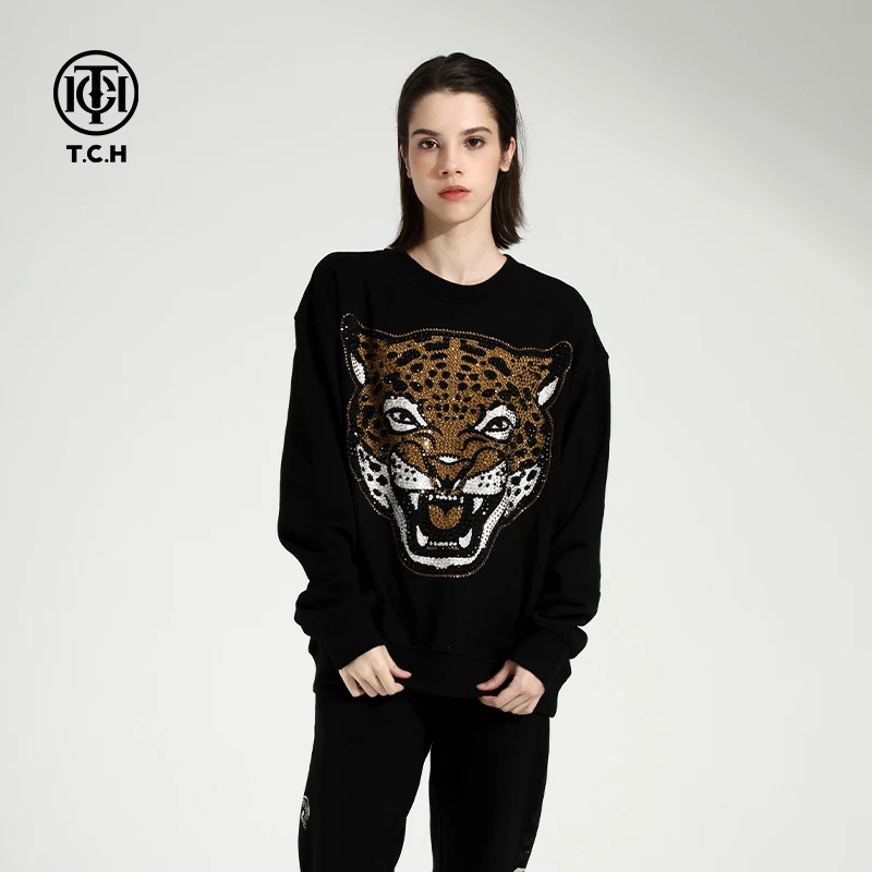 山东TCH-豹子头字母烫钻男女同款宽松黑色圆领卫衣T21111C6053