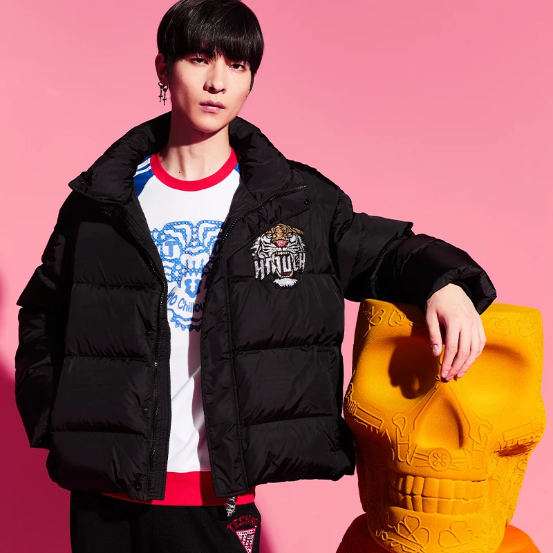 轻奢-TCH潮牌虎头字母镶钻冬季潮流时尚保暖黑色羽绒服S69D198016